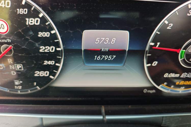 Used Mercedes-Benz E-Class 2016 E 200 L Sport Edition Odometer Close Up