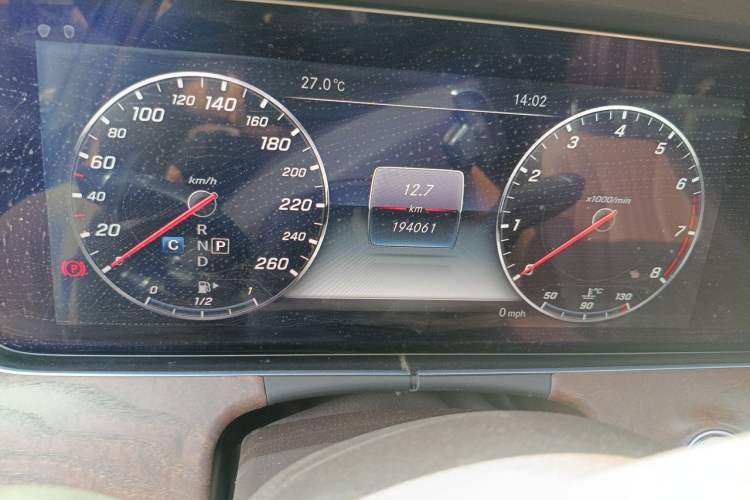Used Mercedes-Benz E-Class 2016 E 300 L Stylish Model Odometer Close Up