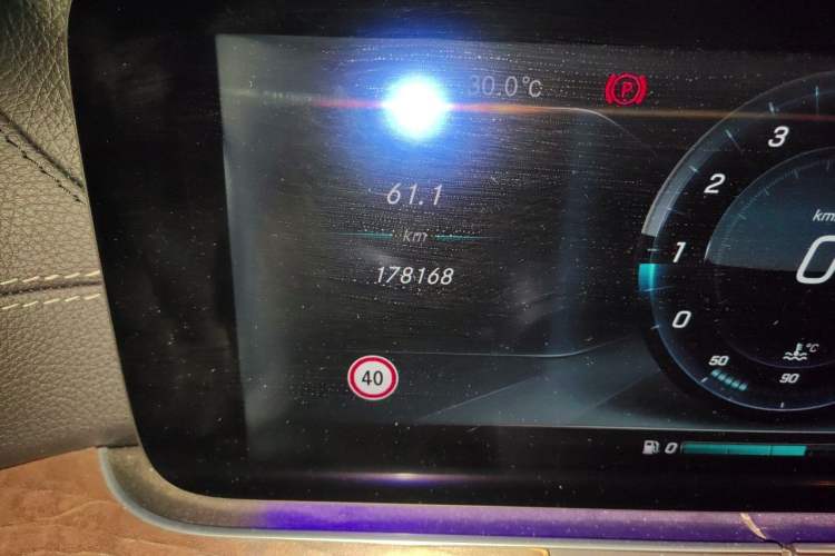 Used Mercedes-Benz E-Class 2016 E 300 L Stylish Model Odometer Close Up