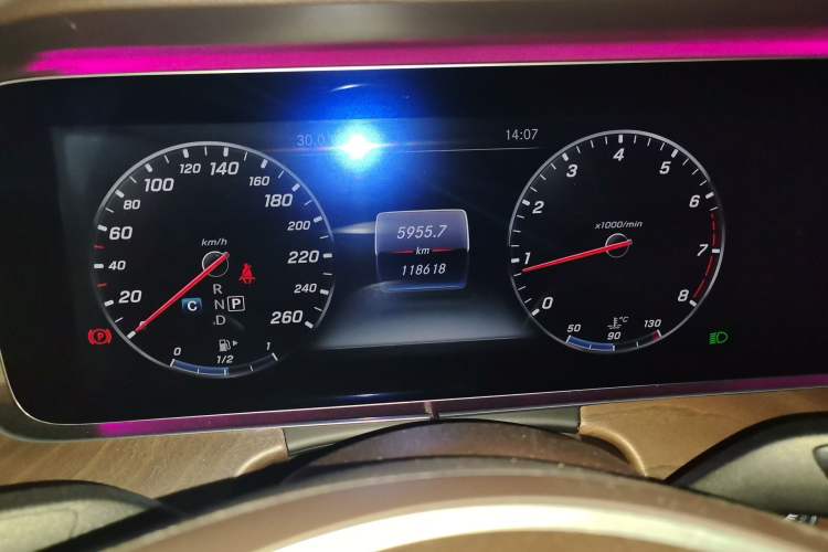 Used Mercedes-Benz E-Class 2016 E 200 L Odometer Close Up