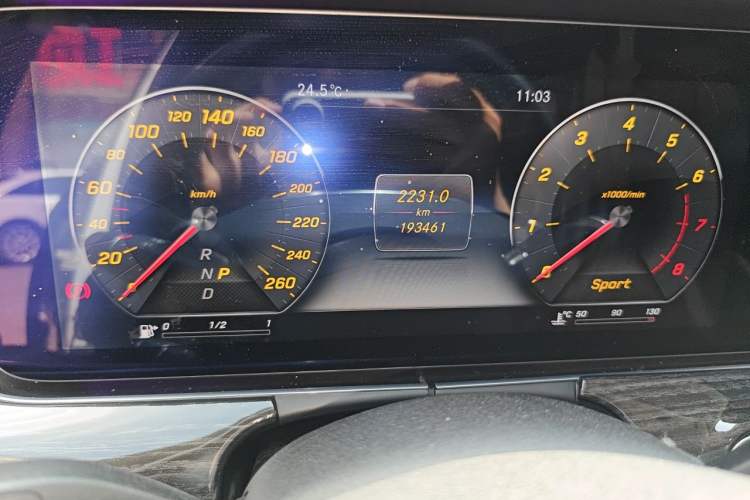Used Mercedes-Benz E-Class 2016 E 200 L Sport Edition Odometer Close Up
