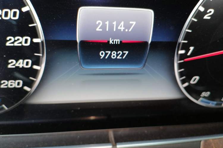 Used Mercedes-Benz E-Class 2016 E 300 L Stylish Model Odometer Close Up