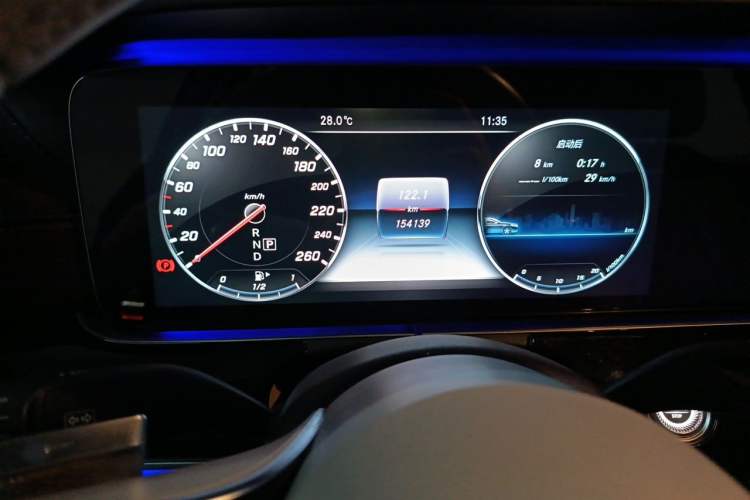 Used Mercedes-Benz E-Class 2016 E 200 L Odometer Close Up