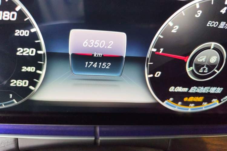 Used Mercedes-Benz E-Class 2016 E 200 L Sport Edition Odometer Close Up
