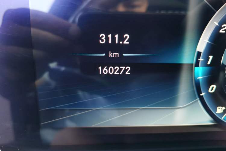 Used Mercedes-Benz E-Class 2016 E 200 L Odometer Close Up