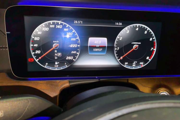 Used Mercedes-Benz E-Class 2016 E 200 L Odometer Close Up