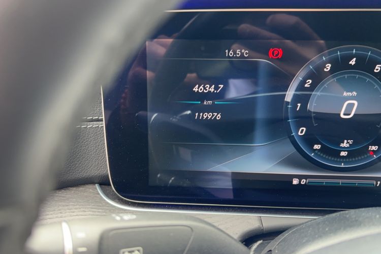 Used Mercedes-Benz E-Class 2016 E 200 L Sport Edition Odometer Close Up