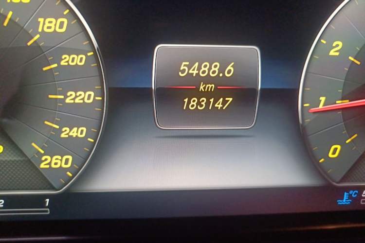 Used Mercedes-Benz E-Class 2016 E 200 L Odometer Close Up