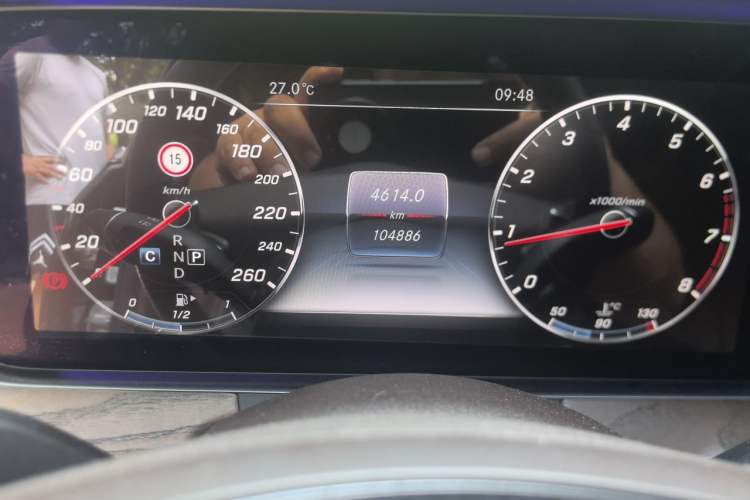 Used Mercedes-Benz E-Class 2016 E 200 L Odometer Close Up