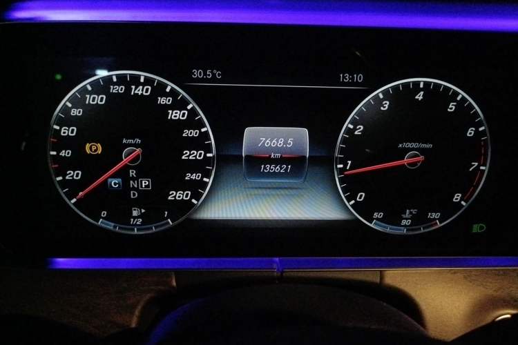 Used Mercedes-Benz E-Class 2016 E 200 L Odometer Close Up
