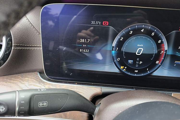 Used Mercedes-Benz E-Class 2016 E 200 L Odometer Close Up