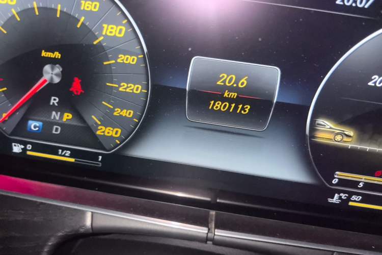 Used Mercedes-Benz E-Class 2016 E 200 L Sport Edition Odometer Close Up