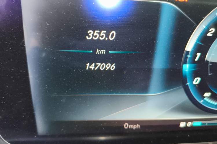 Used Mercedes-Benz E-Class 2016 E 200 L Odometer Close Up
