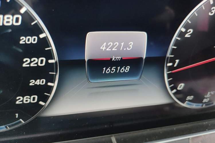 Used Mercedes-Benz E-Class 2016 E 200 L Odometer Close Up