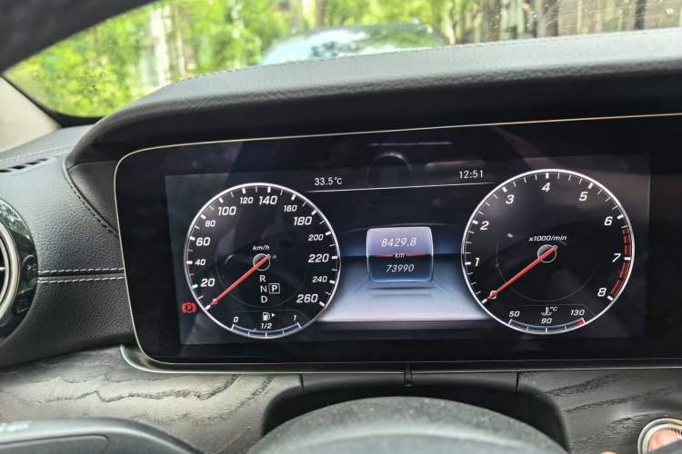 Used Mercedes-Benz E-Class 2016 E 200 L Sport Edition Odometer Close Up