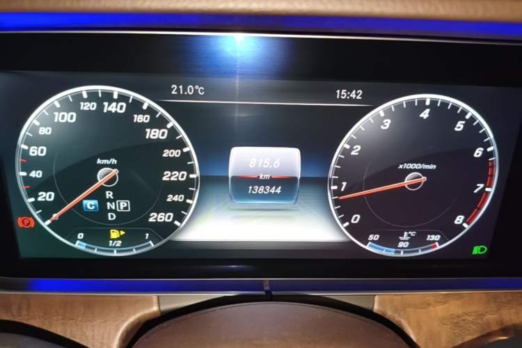 Used Mercedes-Benz E-Class 2016 E 300 L Stylish Model Odometer Close Up