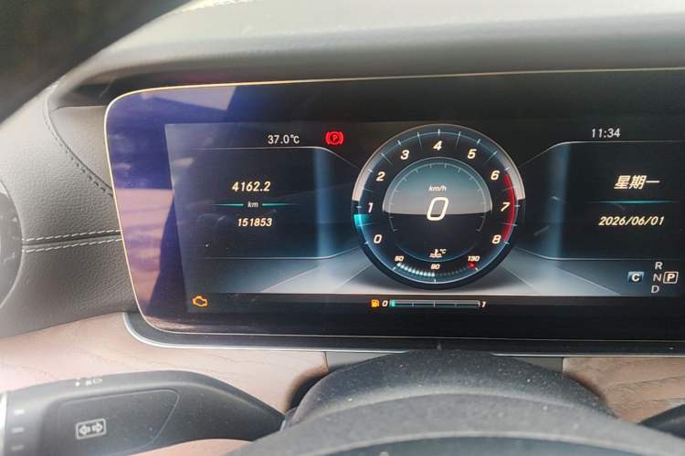 Used Mercedes-Benz E-Class 2016 E 300 L Stylish Model Odometer Close Up