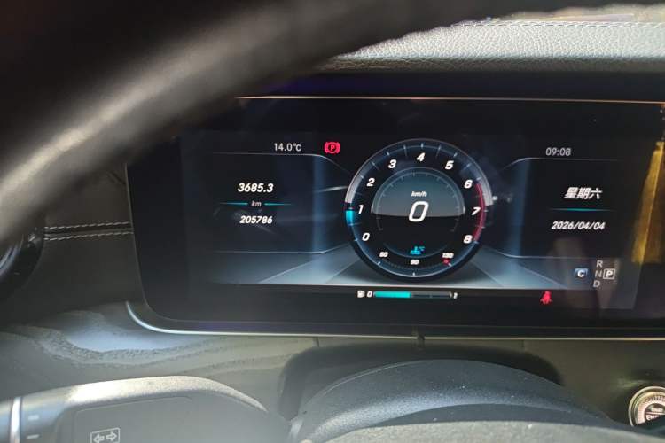 Used Mercedes-Benz E-Class 2016 E 200 L Sport Edition Odometer Close Up