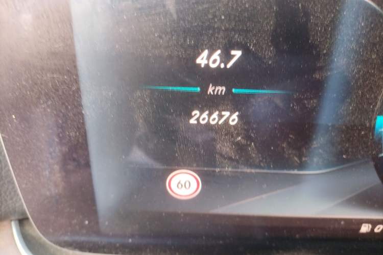 Used Mercedes-Benz E-Class 2016 E 200 L Odometer Close Up