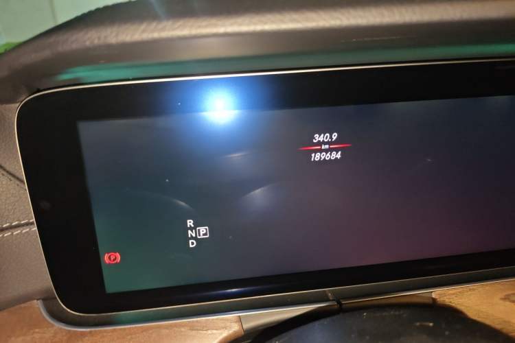 Used Mercedes-Benz E-Class 2016 E 300 L Stylish Model Odometer Close Up
