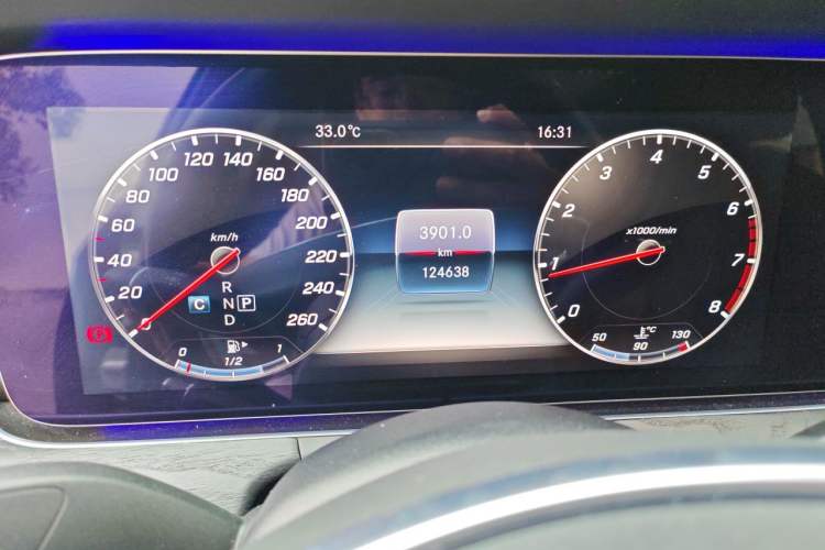 Used Mercedes-Benz E-Class 2016 E 200 L Odometer Close Up