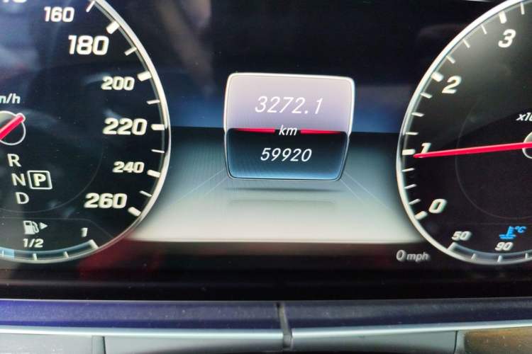 Used Mercedes-Benz E-Class 2016 E 200 L Sport Edition Odometer Close Up