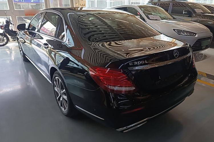 Used Mercedes-Benz E-Class 2016 E 200 L Rear Left 45 Deg