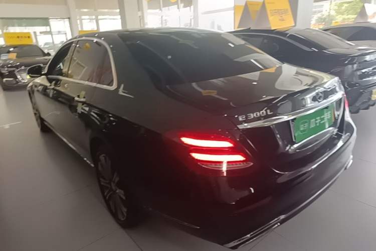 Used Mercedes-Benz E-Class 2016 E 300 L Luxury Model Rear Left 45 Deg
