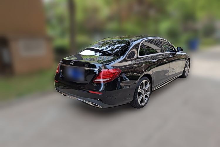Used Mercedes-Benz E-Class 2016 E 300 L Sporty and Stylish Model Rear Right 45 Deg
