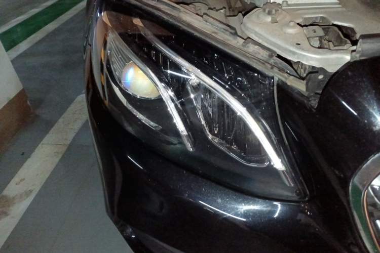 Used Mercedes-Benz E-Class 2016 E 300 L Sporty and Stylish Model Right Front Headlight