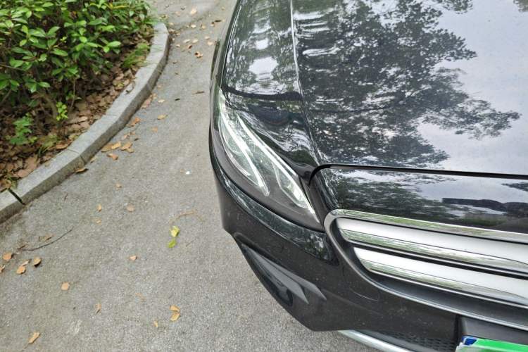 Used Mercedes-Benz E-Class 2016 E 300 L Sporty and Stylish Model Right Front Headlight
