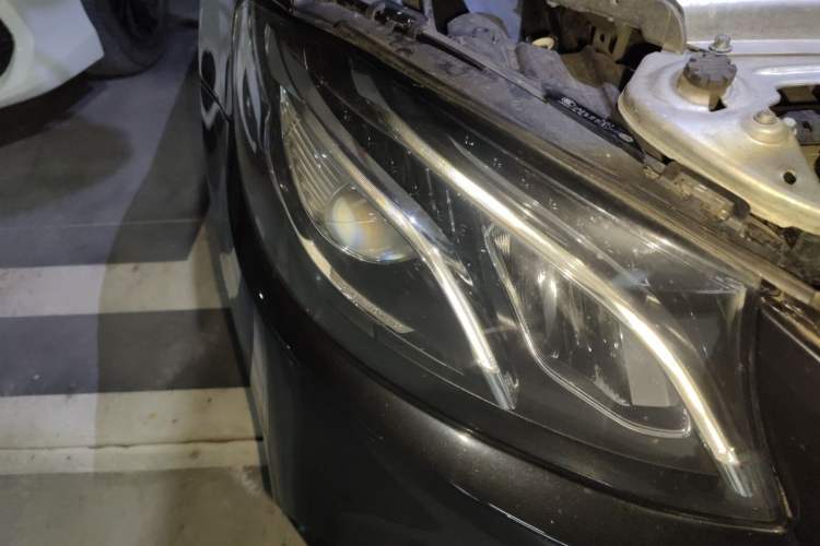 Used Mercedes-Benz E-Class 2016 E 200 L Sport Edition Right Front Headlight