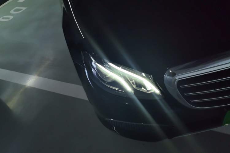 Used Mercedes-Benz E-Class 2016 E 200 L Right Front Headlight