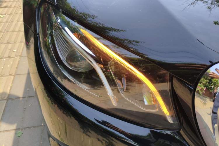 Used Mercedes-Benz E-Class 2016 E 200 L Right Front Headlight