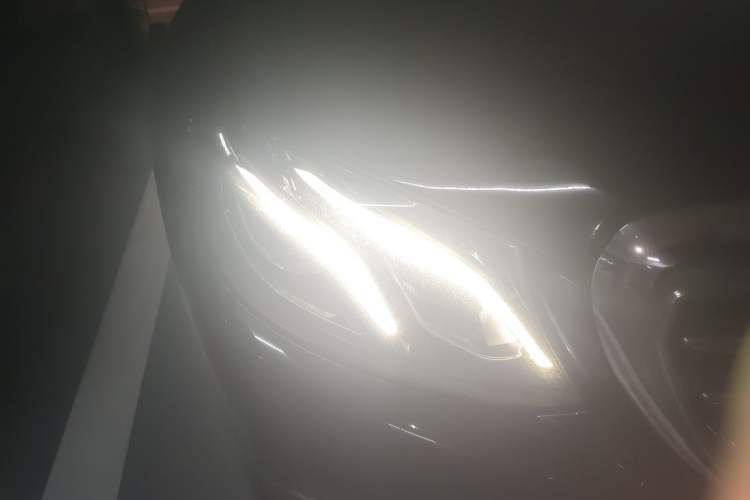 Used Mercedes-Benz E-Class 2016 E 200 L Right Front Headlight