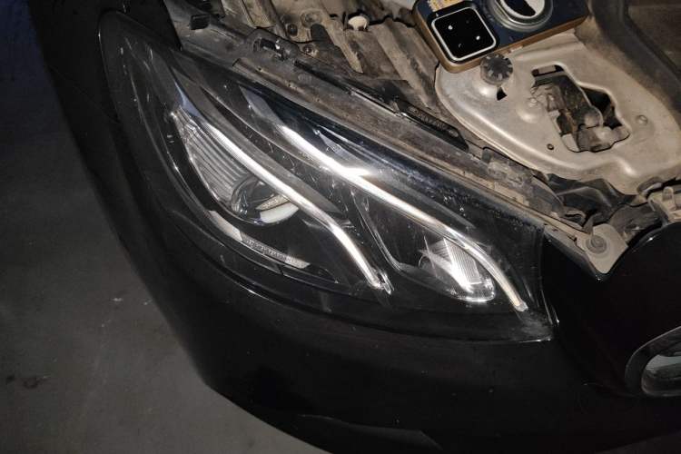 Used Mercedes-Benz E-Class 2016 E 300 L Sporty and Stylish Model Right Front Headlight