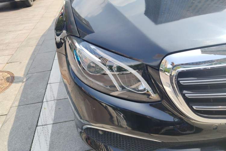 Used Mercedes-Benz E-Class 2016 E 300 L Stylish Model Right Front Headlight