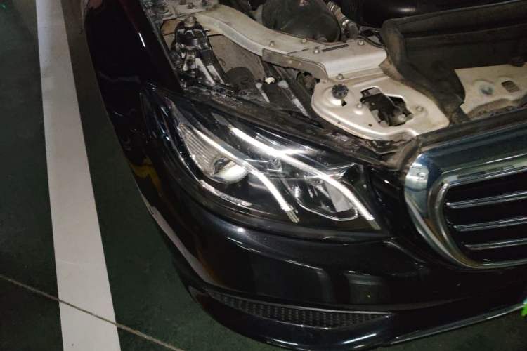 Used Mercedes-Benz E-Class 2016 E 300 L Stylish Model Right Front Headlight