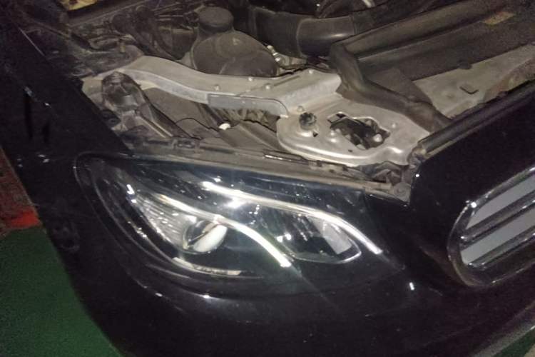 Used Mercedes-Benz E-Class 2016 E 200 L Sport Edition Right Front Headlight