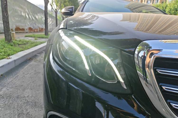 Used Mercedes-Benz E-Class 2016 E 300 L Stylish Model Right Front Headlight