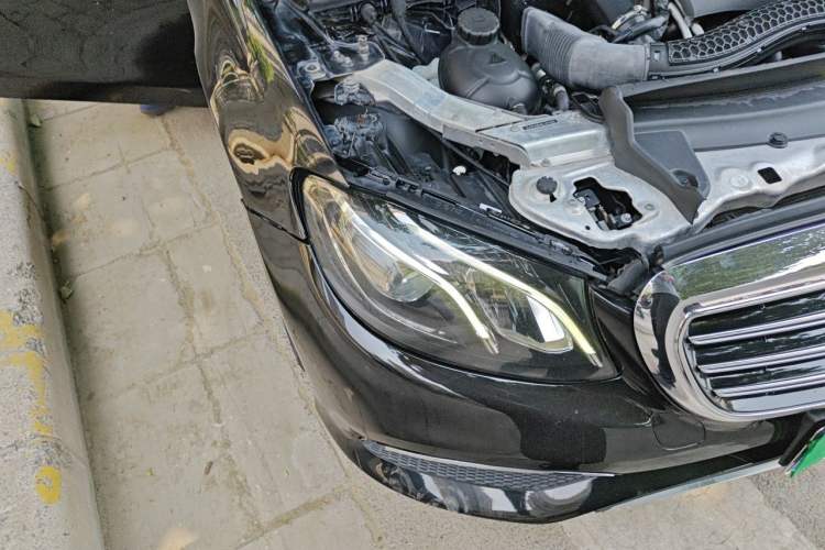 Used Mercedes-Benz E-Class 2016 E 300 L Stylish Model Right Front Headlight
