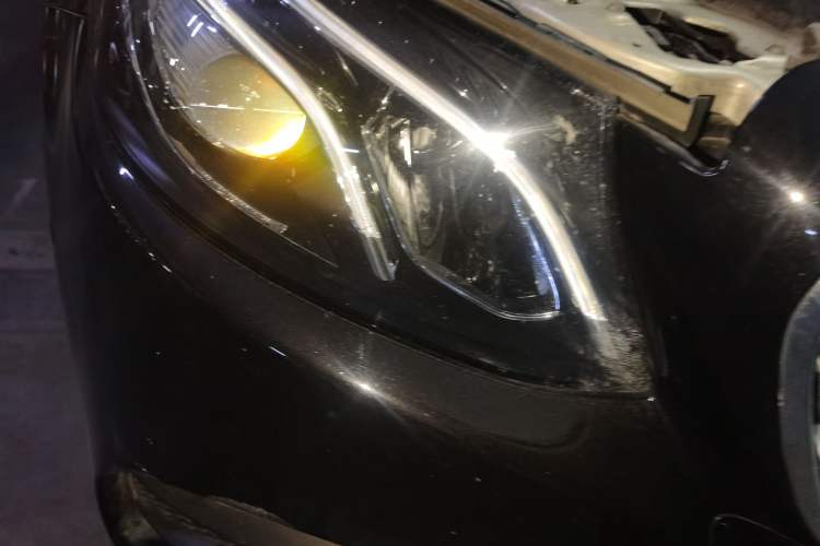 Used Mercedes-Benz E-Class 2016 E 300 L Sporty and Stylish Model Right Front Headlight