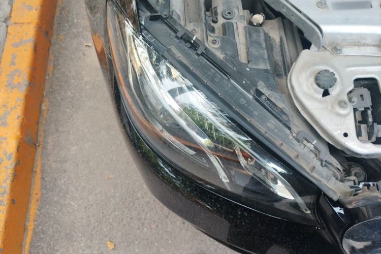 Used Mercedes-Benz E-Class 2016 E 300 L Stylish Model Right Front Headlight