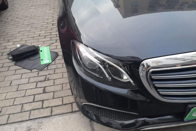 Used Mercedes-Benz E-Class 2016 E 300 L Sporty and Stylish Model Right Front Headlight