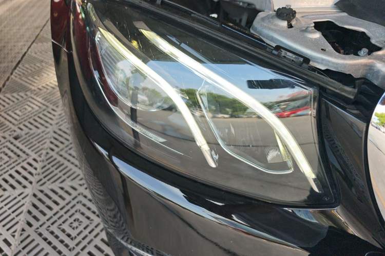 Used Mercedes-Benz E-Class 2016 E 200 L Sport Edition Right Front Headlight