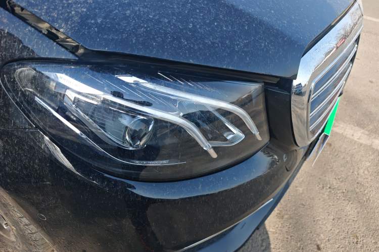 Used Mercedes-Benz E-Class 2016 E 300 L Sporty and Stylish Model Right Front Headlight