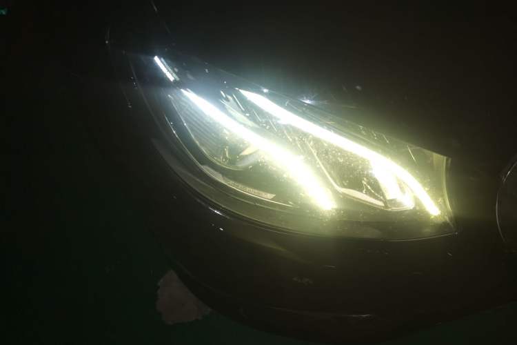 Used Mercedes-Benz E-Class 2016 E 300 L Sport Luxury Model Right Front Headlight