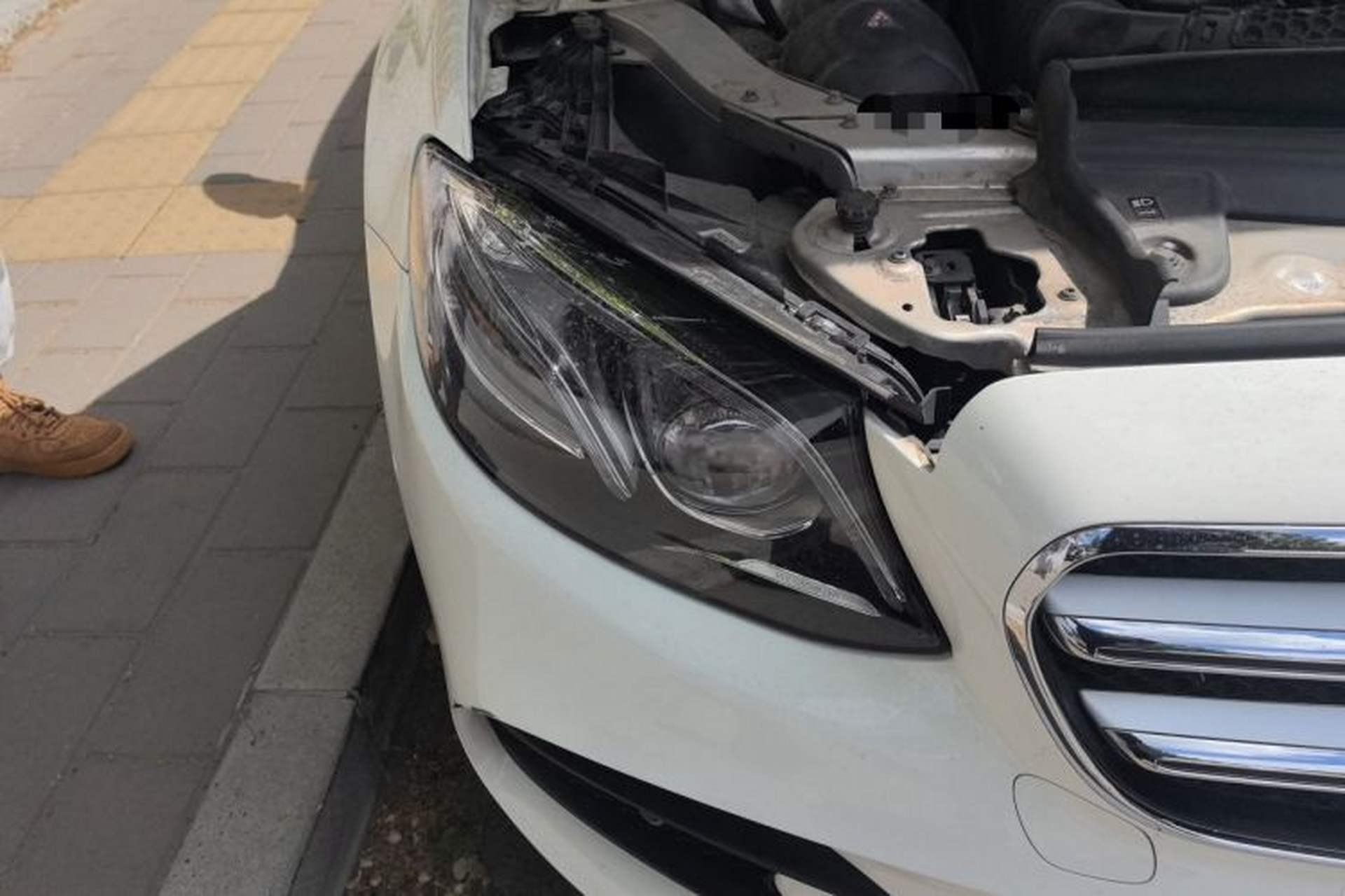 Used Mercedes-Benz E-Class 2016 E 300 L Sporty and Stylish Model Right Front Headlight