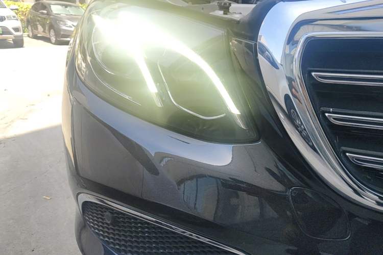 Used Mercedes-Benz E-Class 2016 E 300 L Stylish Model Right Front Headlight