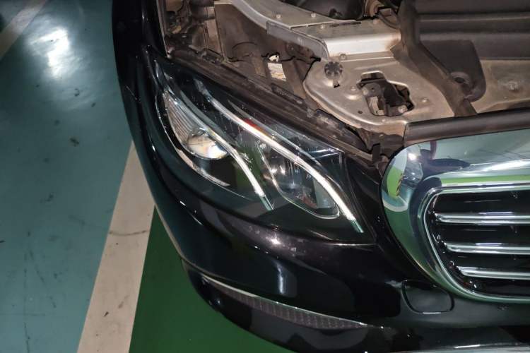 Used Mercedes-Benz E-Class 2016 E 300 L Stylish Model Right Front Headlight